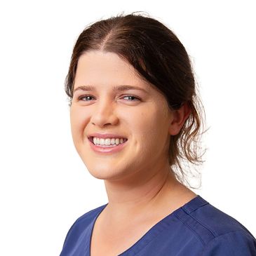 A photo of Dr Ainsley Veivers, a dentist at Jonathan Loughlin Dental in Toowoomba, QLD. 