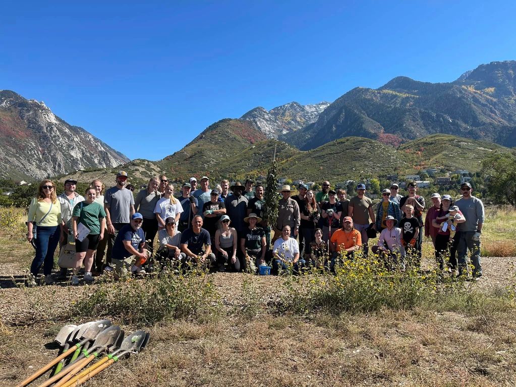 Group of volunteers at our first tree planting, Oct 2023.