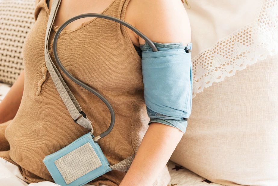 Ambulatory blood pressure monitoring (ABPM)