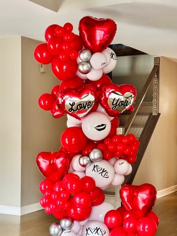 Valentines organic balloon column
