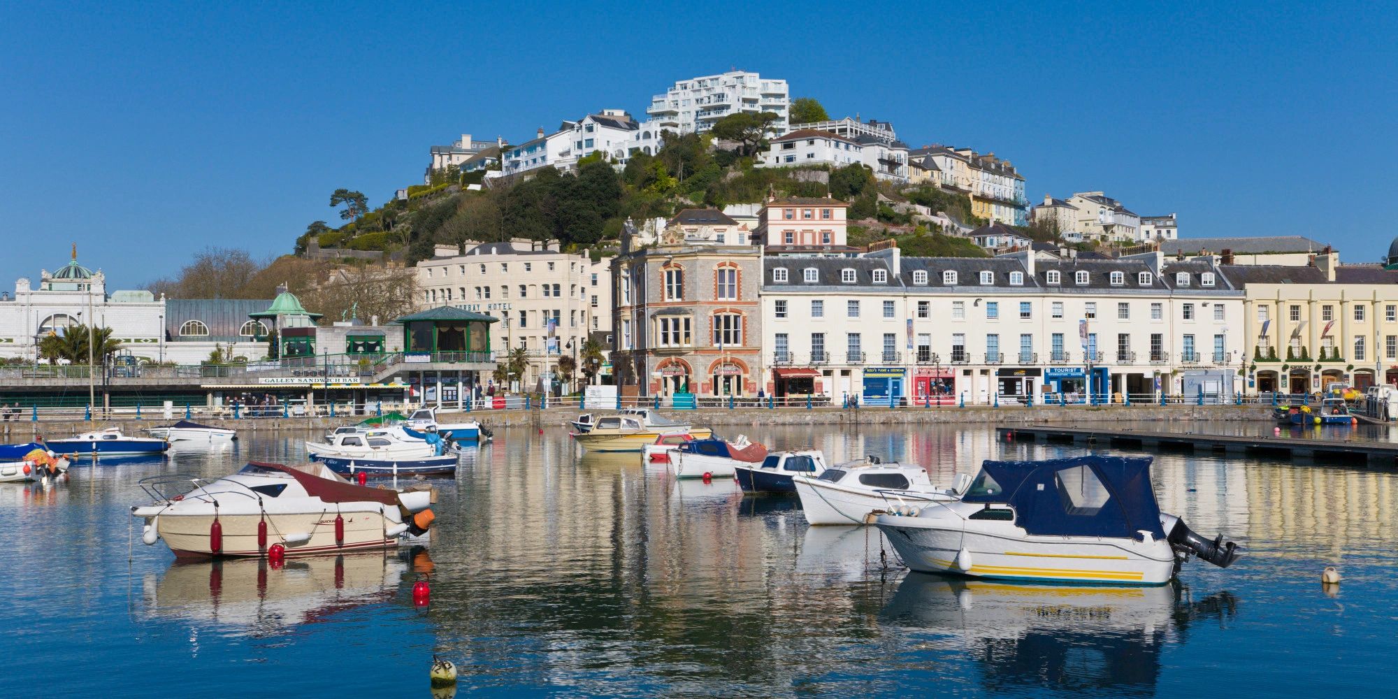 The history of Torquay Devon, an indepth look at the families of Tormohun and how it came to be.