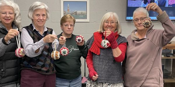 Christmas quilted balls 2022
