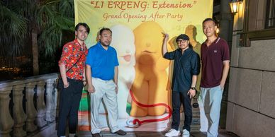 為慶祝北京藝術家 Li ErPeng個展成功和展覽的畫作經已全部售罄，貴公司與當代唐人
藝術中心聯合策劃的After Party並安排當日發放新聞稿
After party 在價值十億的山頂獨立屋舉辦