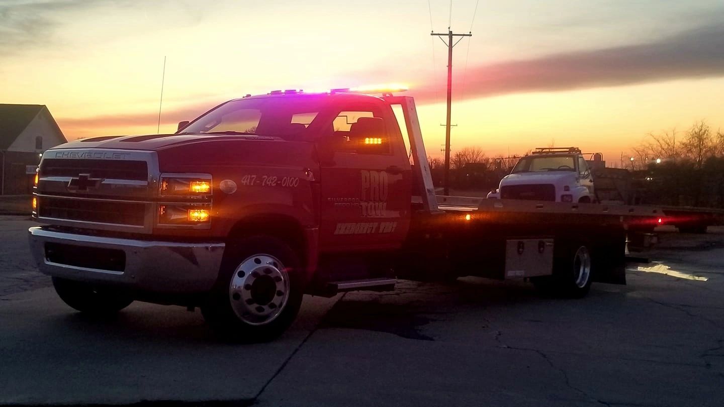 Pro Tow logo