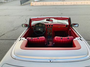 Elagant classic car rentals, ECC. 1976 mercedes 450sl. elegantcarrentals.com