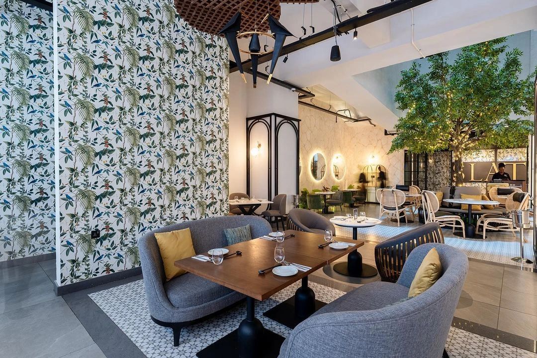 Slate Kitchen & Bar Elegant Interior