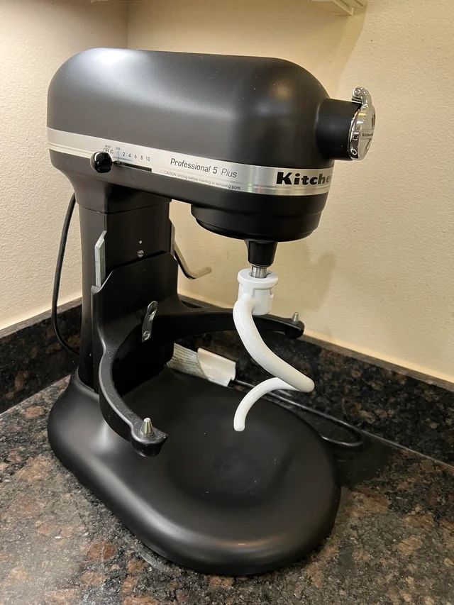 Kitchen Aid Professional 5 Plus Stand Mixer