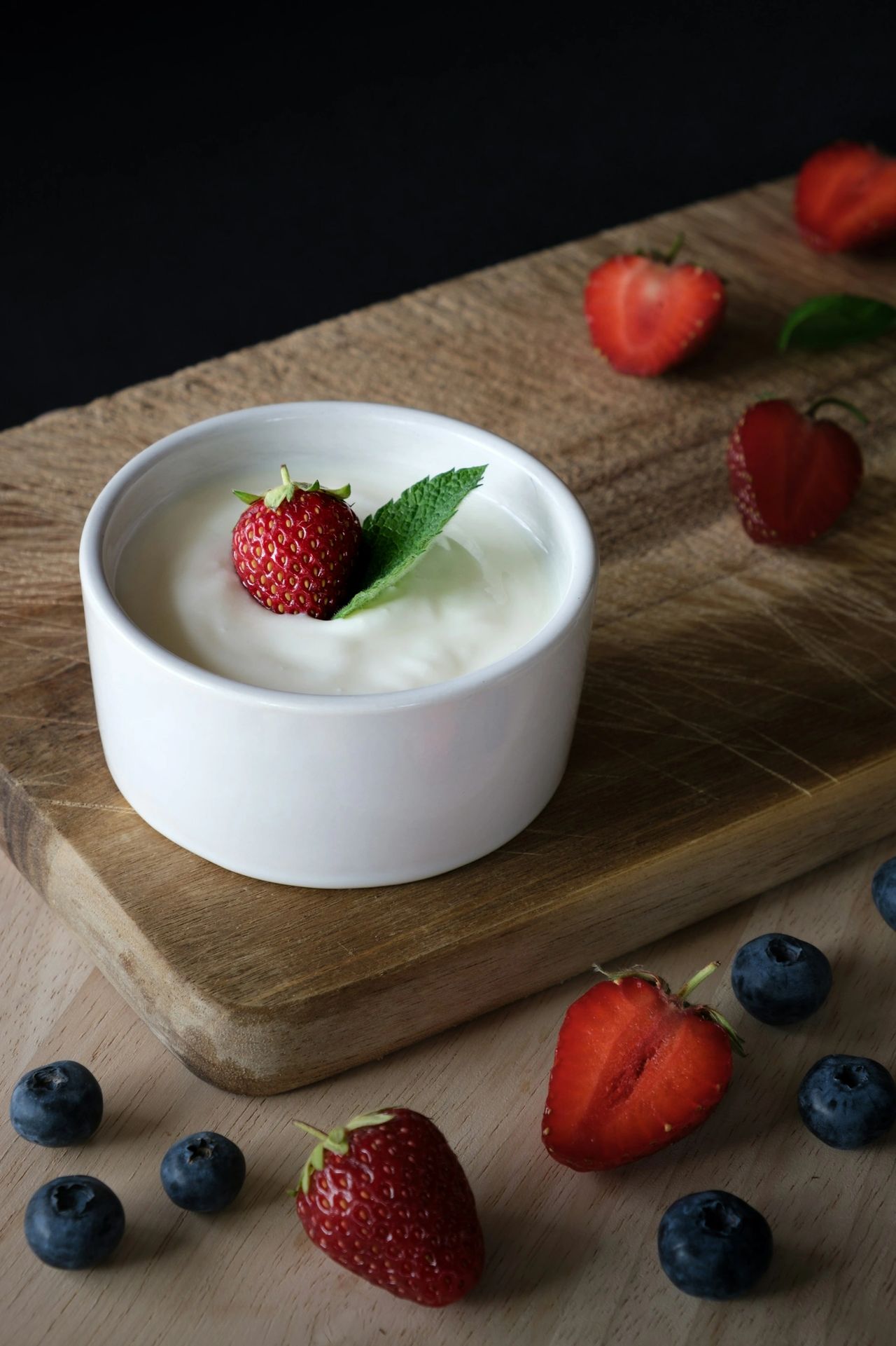 Plain Yoghurt with Strawberries & Blueberries