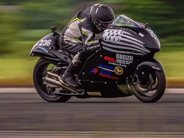 Landspeed record racer in full gear on a Suzuki Hyabusa Turbo setting a new record with K97 Tyres