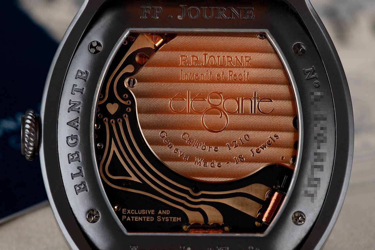 The beautiful a genius Quartz caliber 1210 by FP Journe