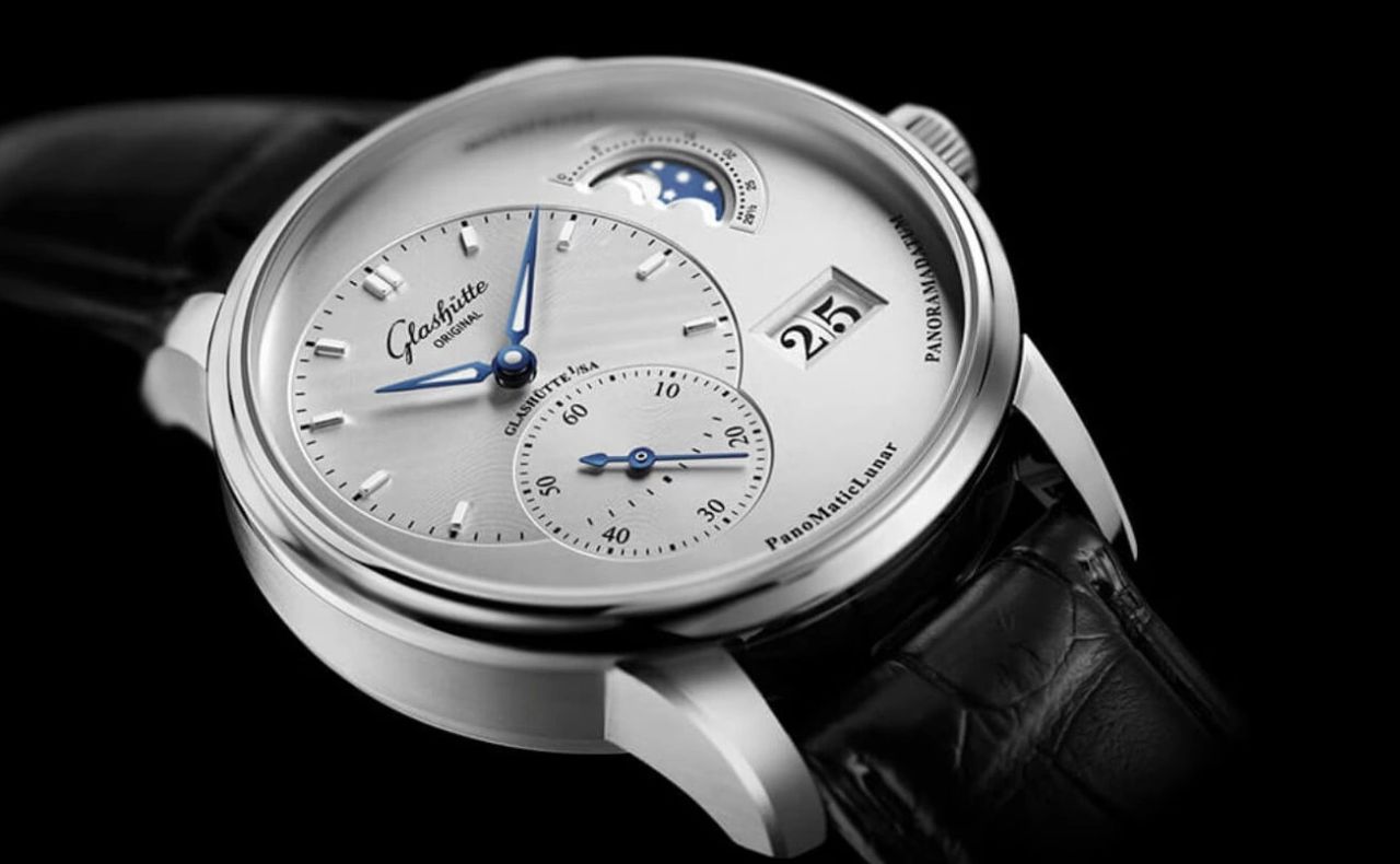 Glashutte Original has a striking ressemblance with the A. Lange & Soehne Lange 1