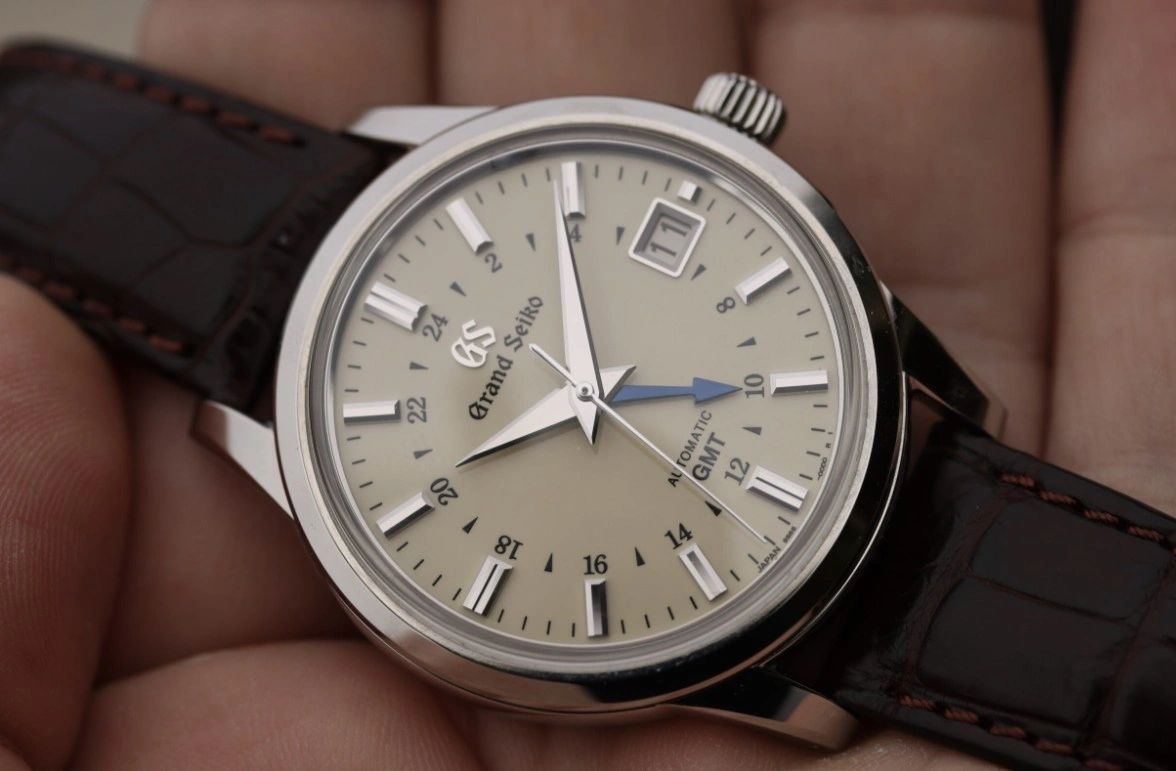 The legendary Grand Seiko elegante GMT The legendary Grand Seiko elegante GMT