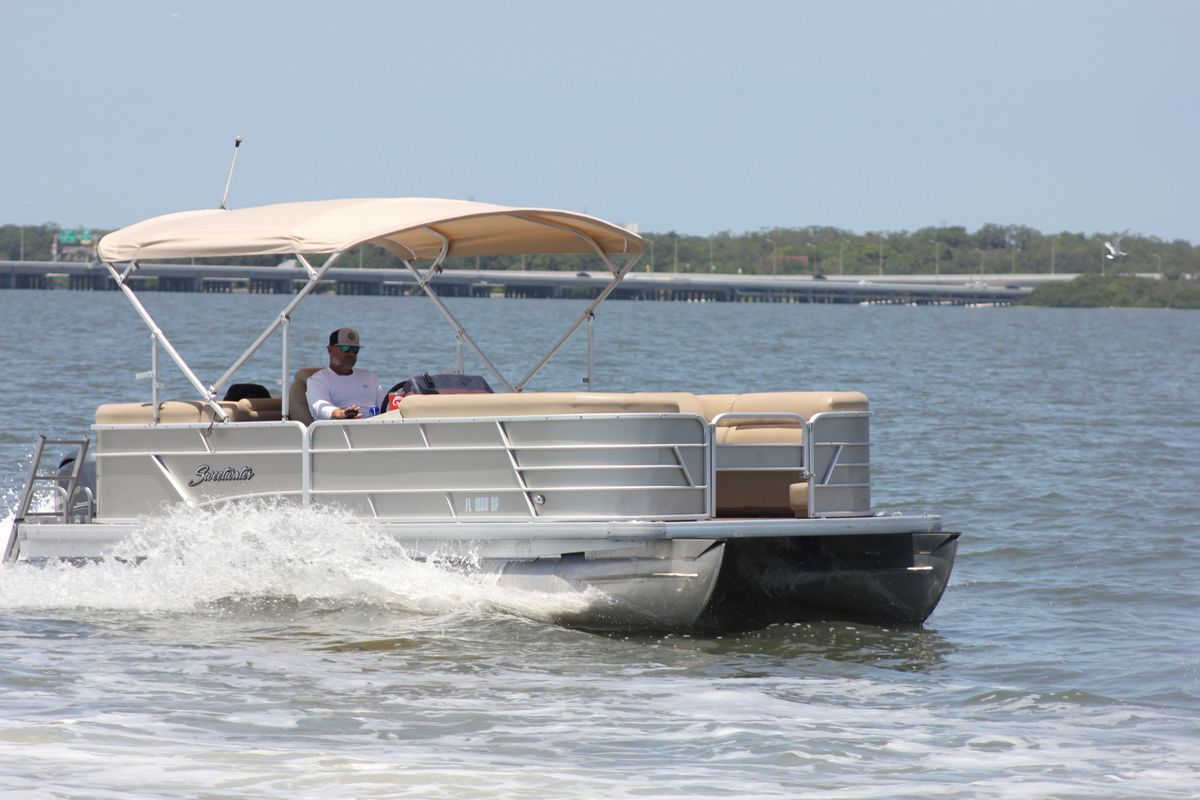 22 ft Sweetwater pontoon