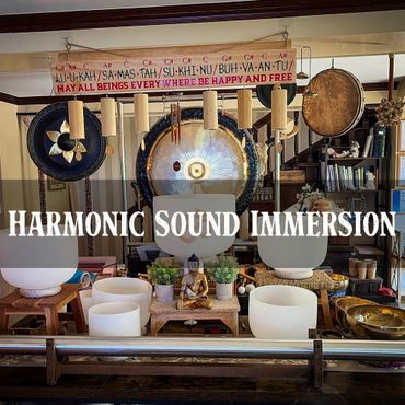 A serene setup for harmonic sound immersion with singing bowls and gongs.