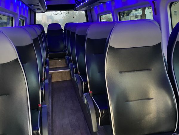 Mercedes Sprinter Vip Class, interior de Piel, luces leed 