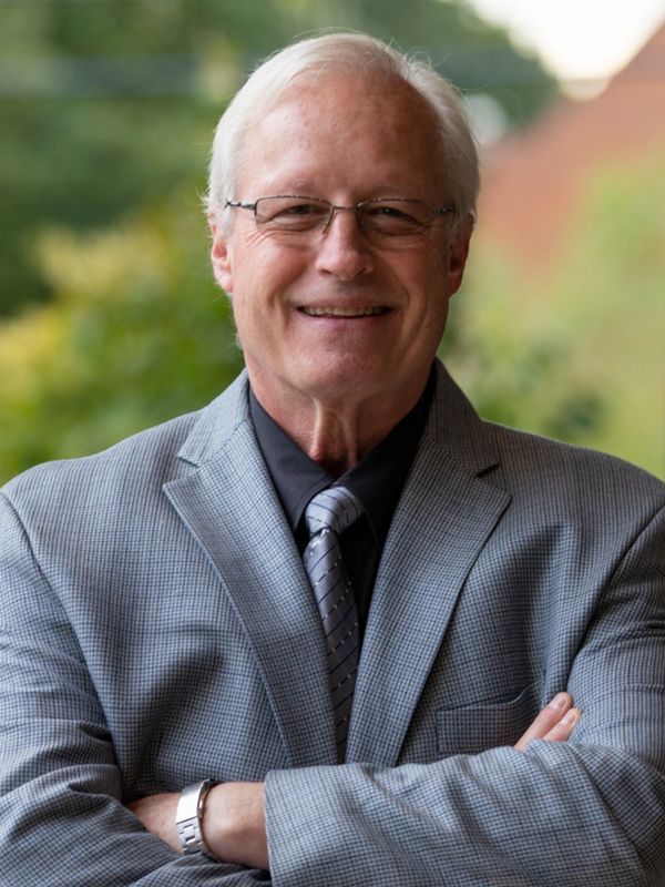 Best Oral and Maxillofacial Surgeon Doctor Stephen Fairchild best oral surgeon dental implant expert