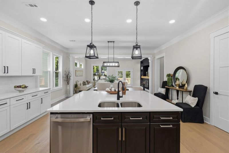 5-Kitchen 1.JPG