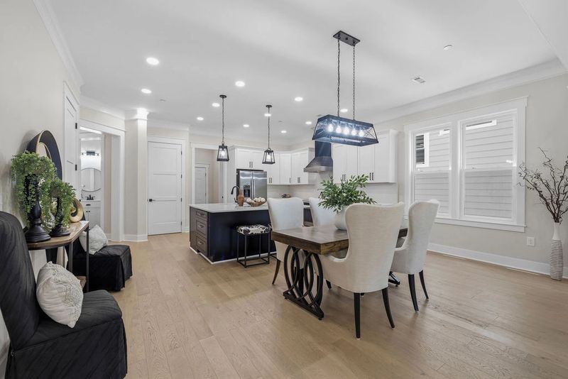 6-Dining Rm 1.JPG