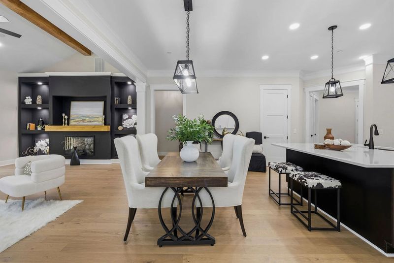 7-Dining Rm 2.JPG