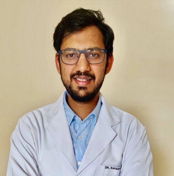 About Dr. Rakesh Goyal (Ortho Surgeon)