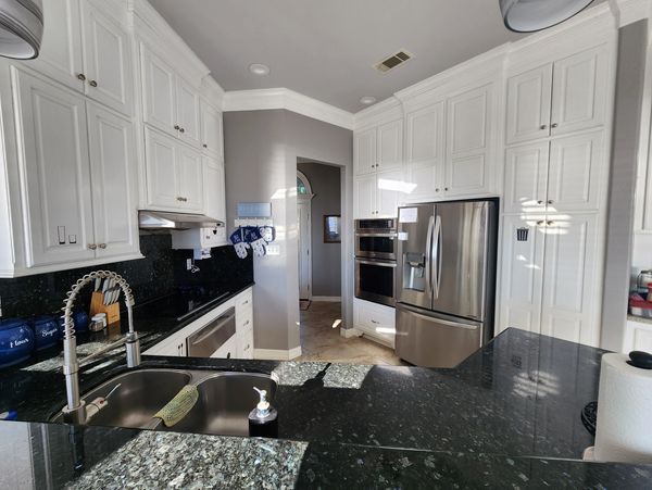 Kitchen w/lake view