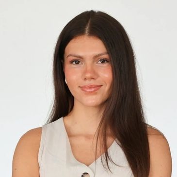 Genevieve is the first friendly face you'll see when booking your free pre-screen. As a key part of 