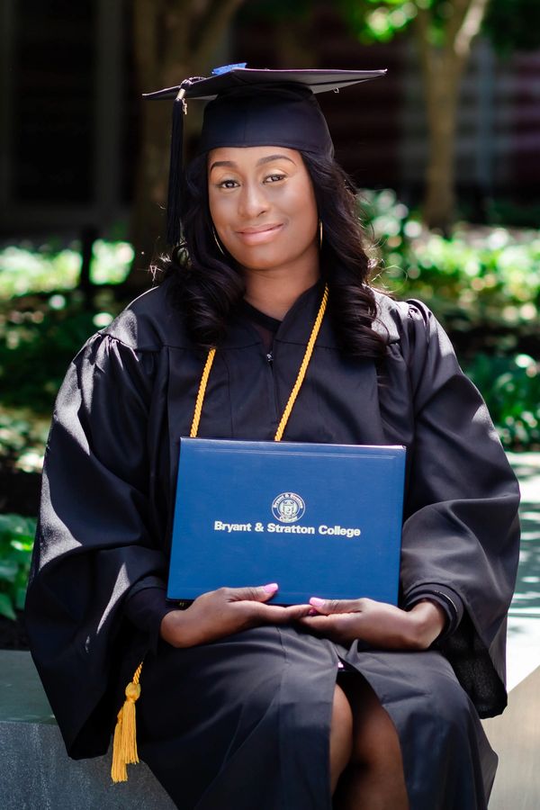 Graduation Portrait Session at The Cleveland Museum of Art.
