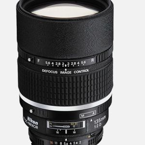 Nikon AF DC-NIKKOR 135mm f/2D