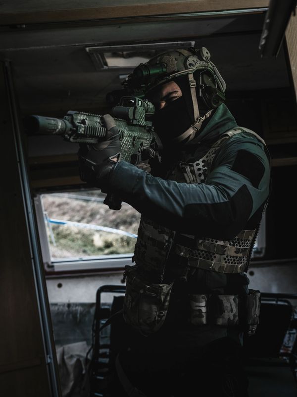 operator special forces with escape kit