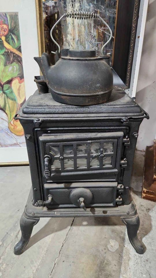 Antique Cast Iron Pot Belly Stove & Kettle