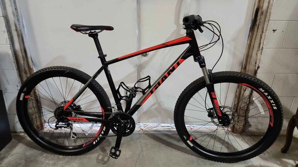 Giant Talon Sr Suntour 27.5 Orange & Black Mountain Bike