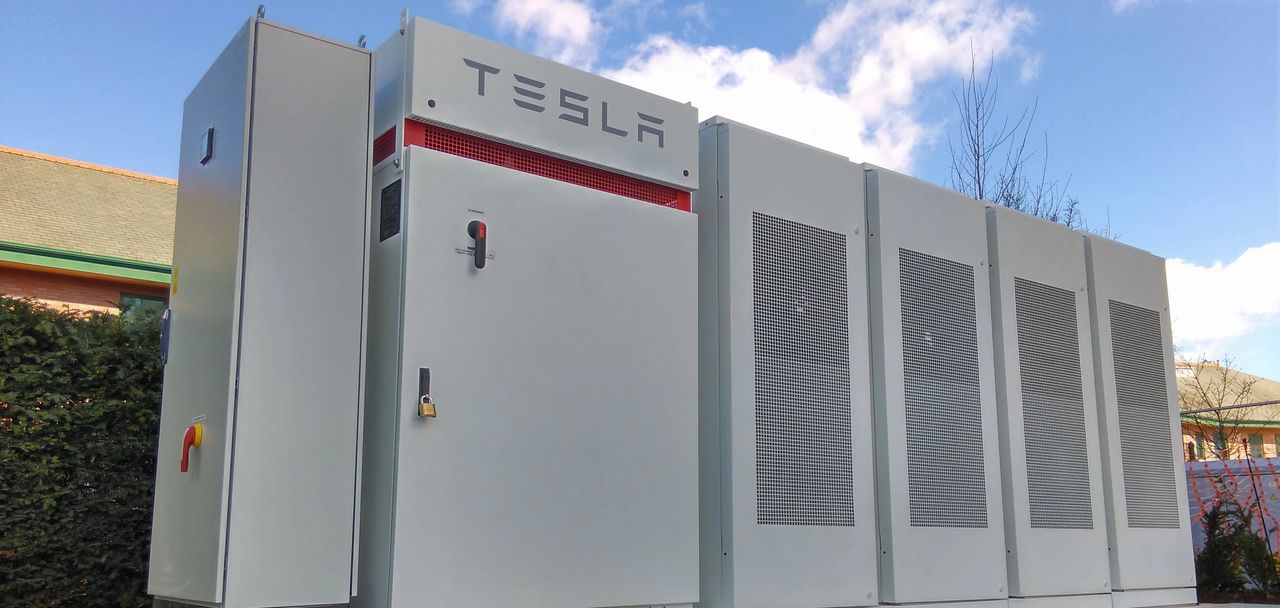 Battery storage is useful for businesses with high night-time usage (Image: Photon Energy) Battery storage is useful for businesses with high night-time usage (Image: Photon Energy)