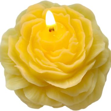 Chamomile candle with soft floral scent for calm, relaxation and emotional healing peace, reflection