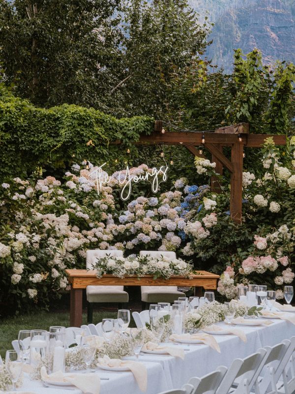 Reception dinner arrangement   