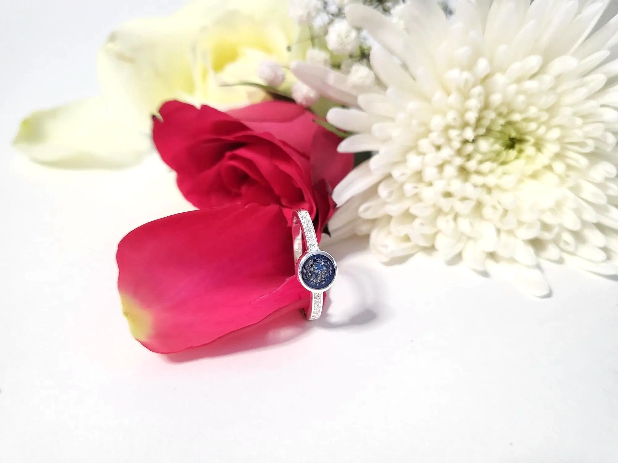 Ashes Into Keepsakes Cremation Jewellery, Memorial Ashes Jewellery