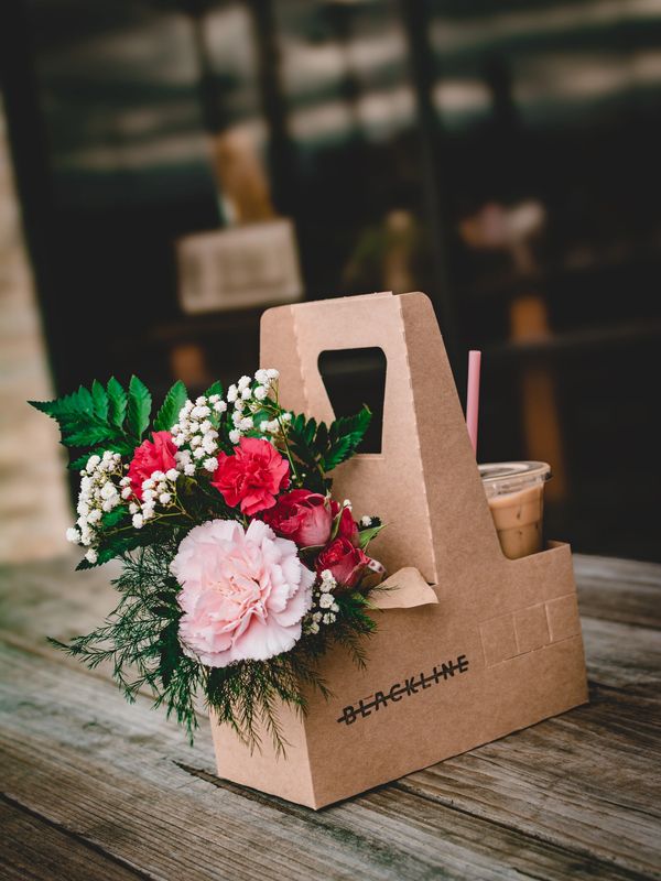 Valentine’s Day gift coffee flowers bundle local coffee shop gift flower coffee delivery unique