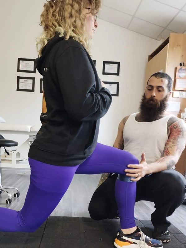 Zilber's Way ft. Sammakko's Clinic Expert Rehab Therapy Mulligan Strap Lunge Knee Correction