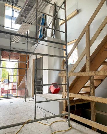 Large front foyer in a custom built home that Caliber built in Cambridge 