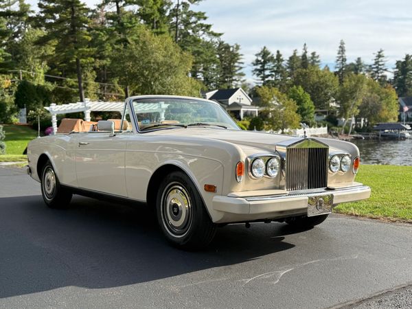Classic Rolls-Royce Corniche 2