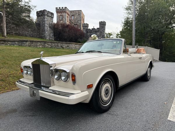 Classic Rolls-Royce Corniche 2