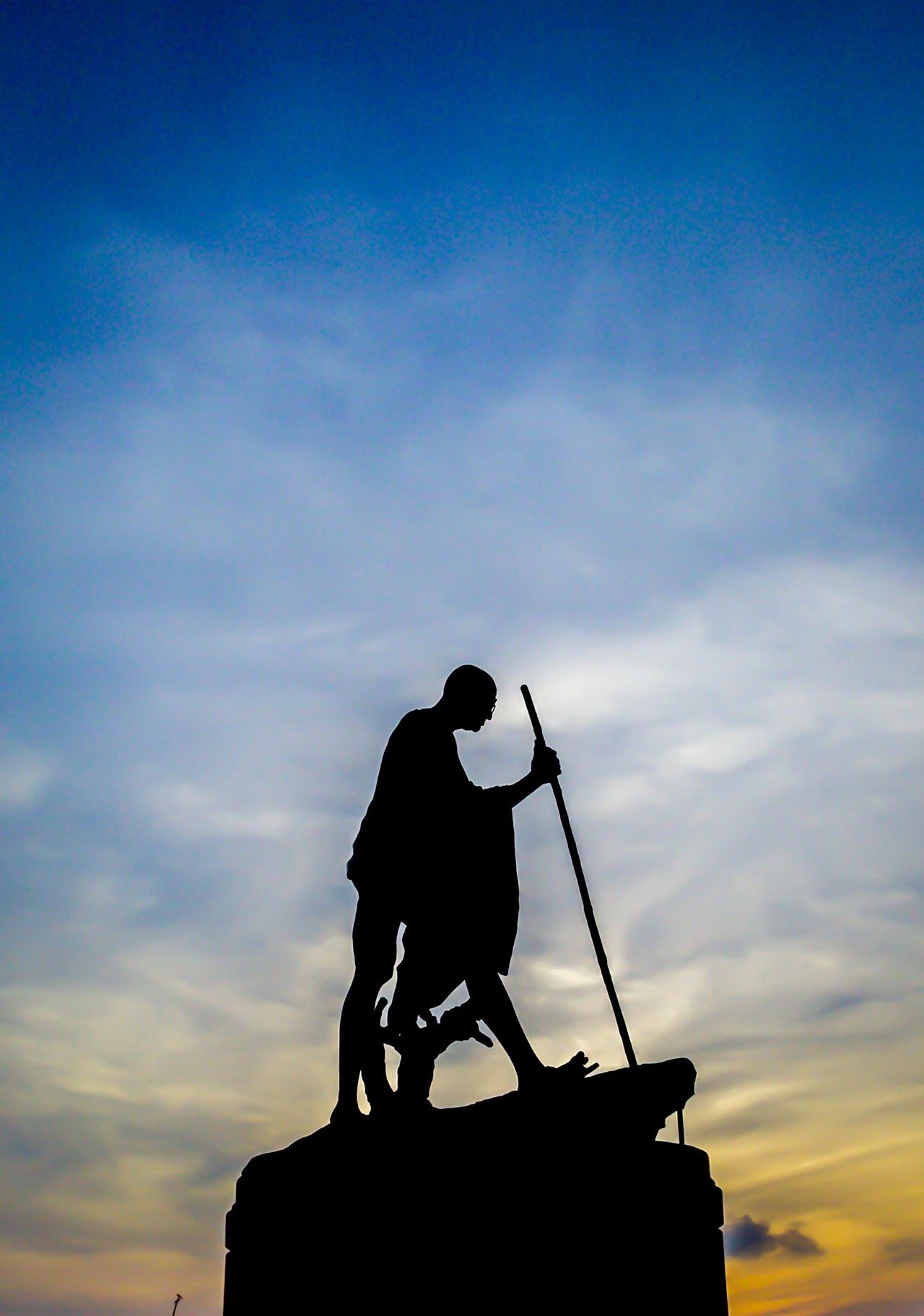 Mahatma Gandhi led Indians on a journey to freedom (Pic: The StoryChef, Pixabay)