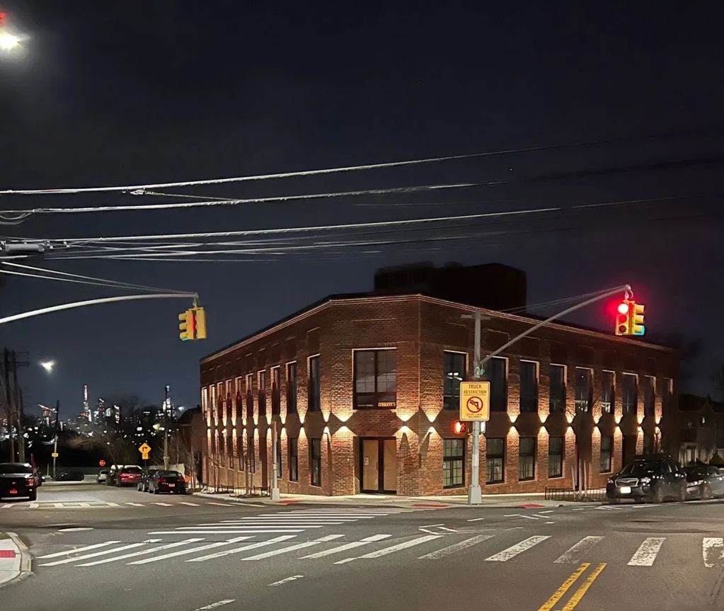 * RETAIL/OFFICE SPACE
* AVAILABLE 1500-5500 SQUARE FOOTAGE 
* MASPETH NEW YORK 