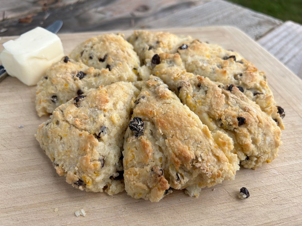 Camp Ovens. Four Different Ovens you can use to Bake in Camp. Campfire  Scones. 