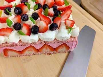 Contains WHEAT, MILK, EGG