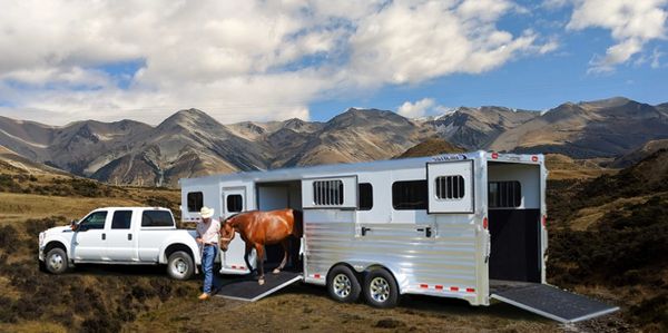 Horse trailer, livestock trailer, collision repair and paint, storm damage, aluminum and fiberglass 