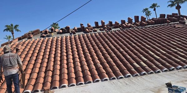 Roofing contractor working on a home in Surprise AZ