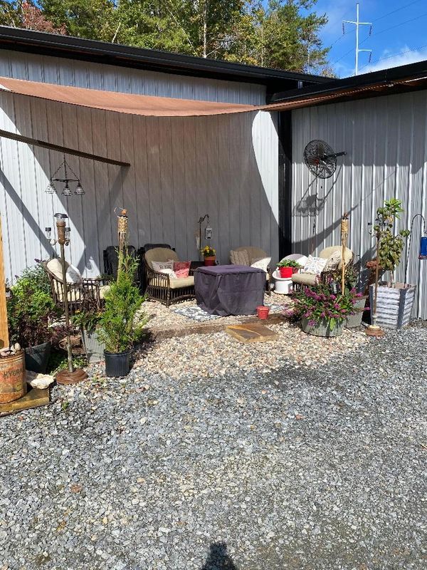 sitting area at Facowee Farms