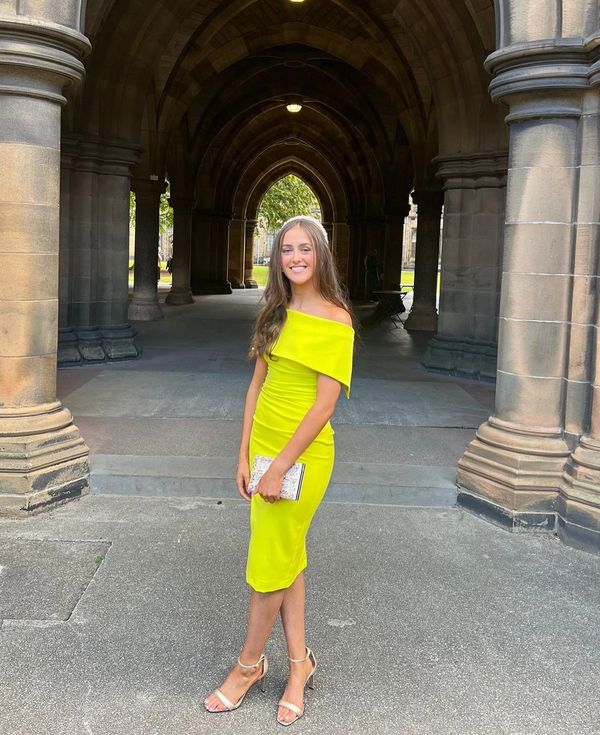 Kevan Jon Kyoto - Lime
Size 6-8
Hire Price £70