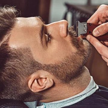 Rasurado completo de barba, limpieza, paño caliente con aromaterapia, espuma o gel, after shave, mas