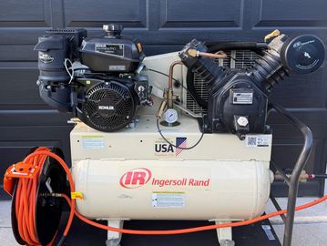 Ingersoll Rand air compressor with hose.
30 Gallon Gas Air Compressor for rent
